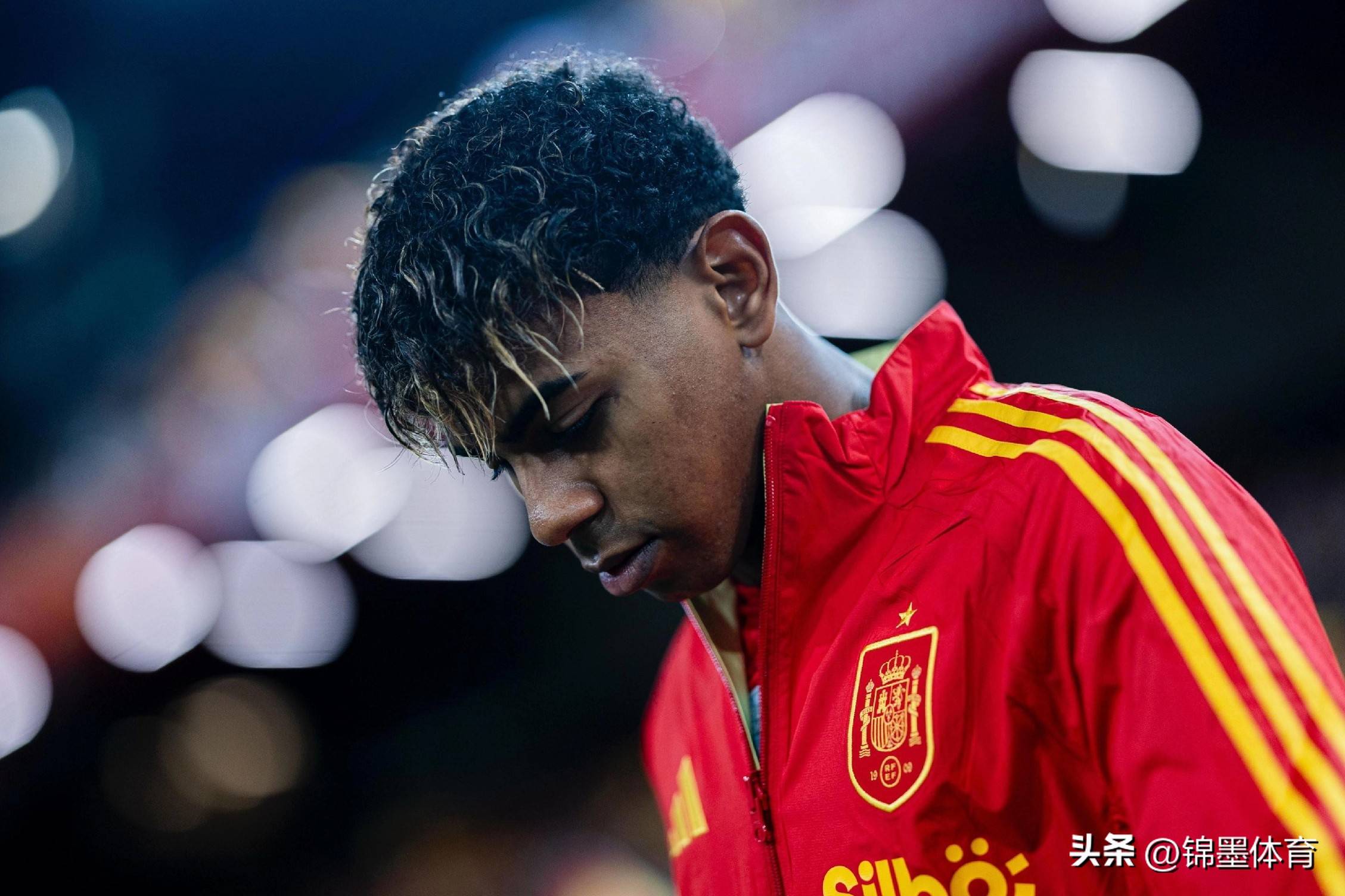 爱游戏欢迎页关于集结日西甲传出新动向，巴黎圣日耳曼内部沟通，管理层表态：球迷炸锅，更衣室氛围转暖的信息