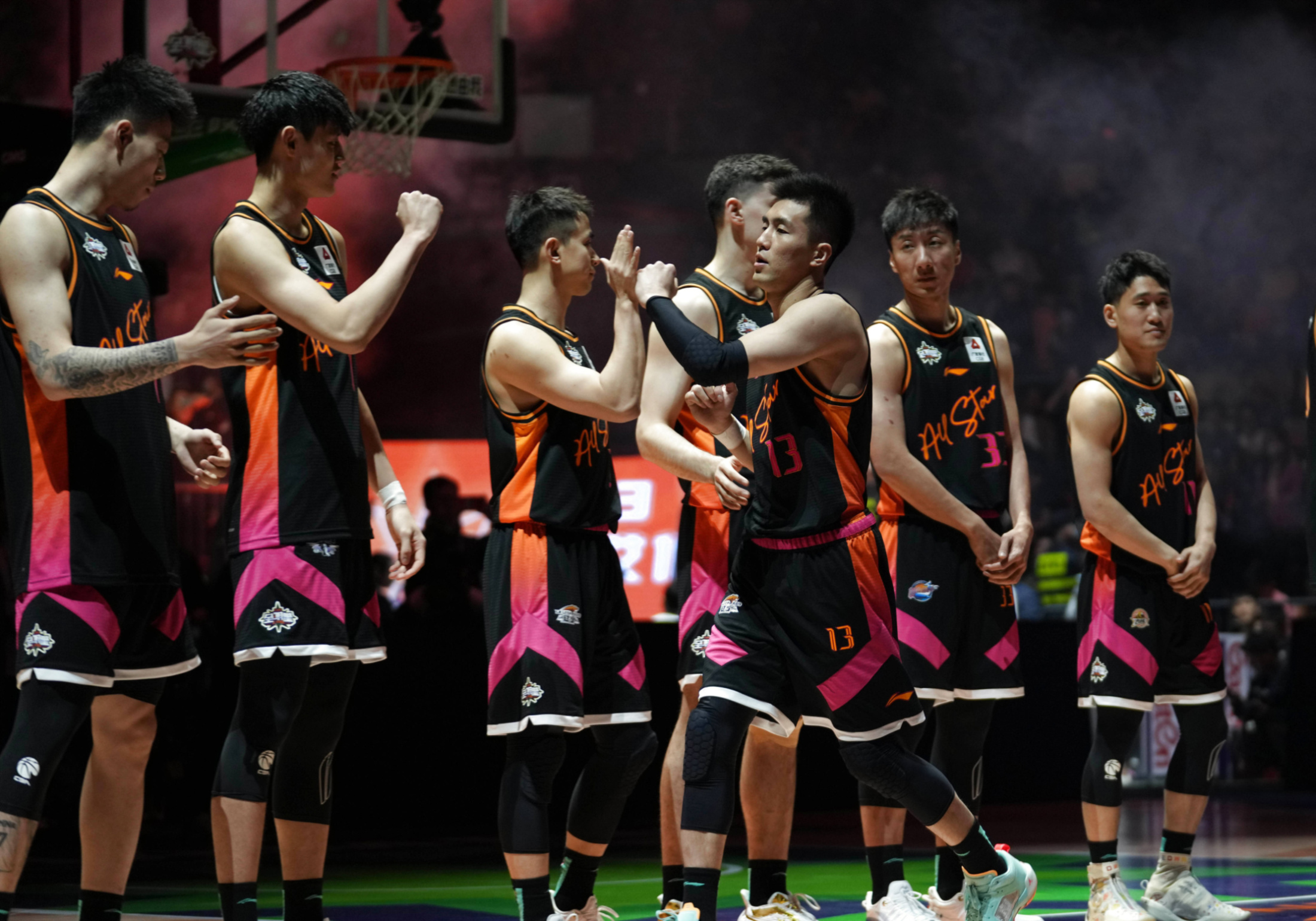 关于国际比赛日欧篮联焦点战；辽宁本钢伤情更新；震撼外界；阵容厚度经受考验的信息