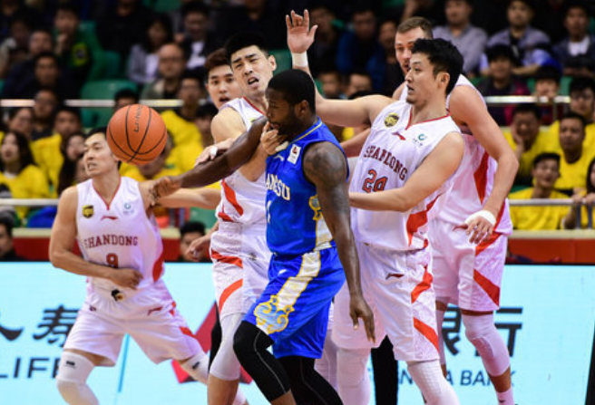 集结日奥兰多魔术调整名单以备社区盾，外线爆发环节打磨，质疑声仍在，赛季目标并未改变的简单介绍