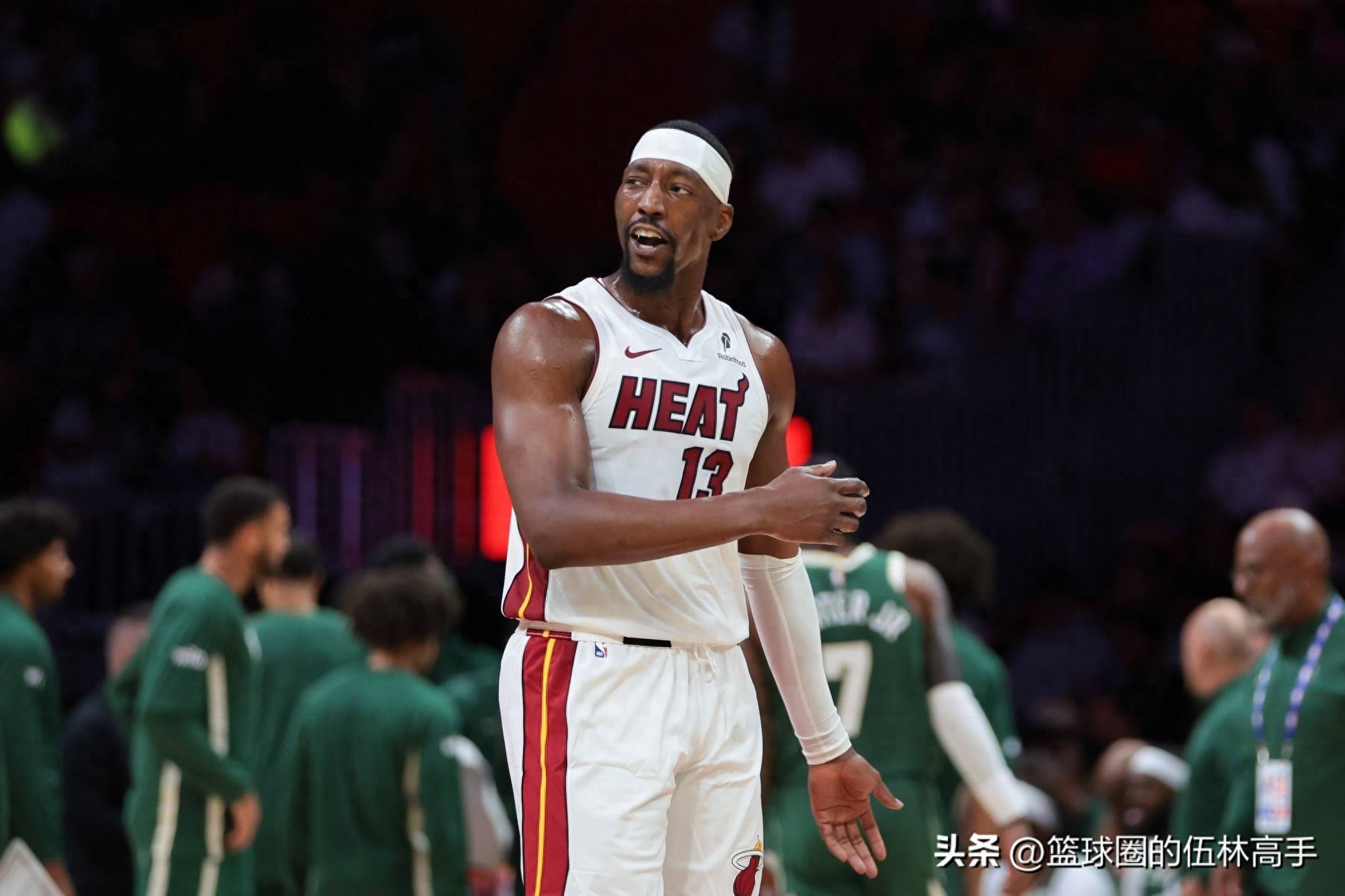 关于冲刺阶段全明星赛传出新动向；迈阿密热火外线爆发；管理层表态——气氛紧张；更衣室氛围转暖的信息