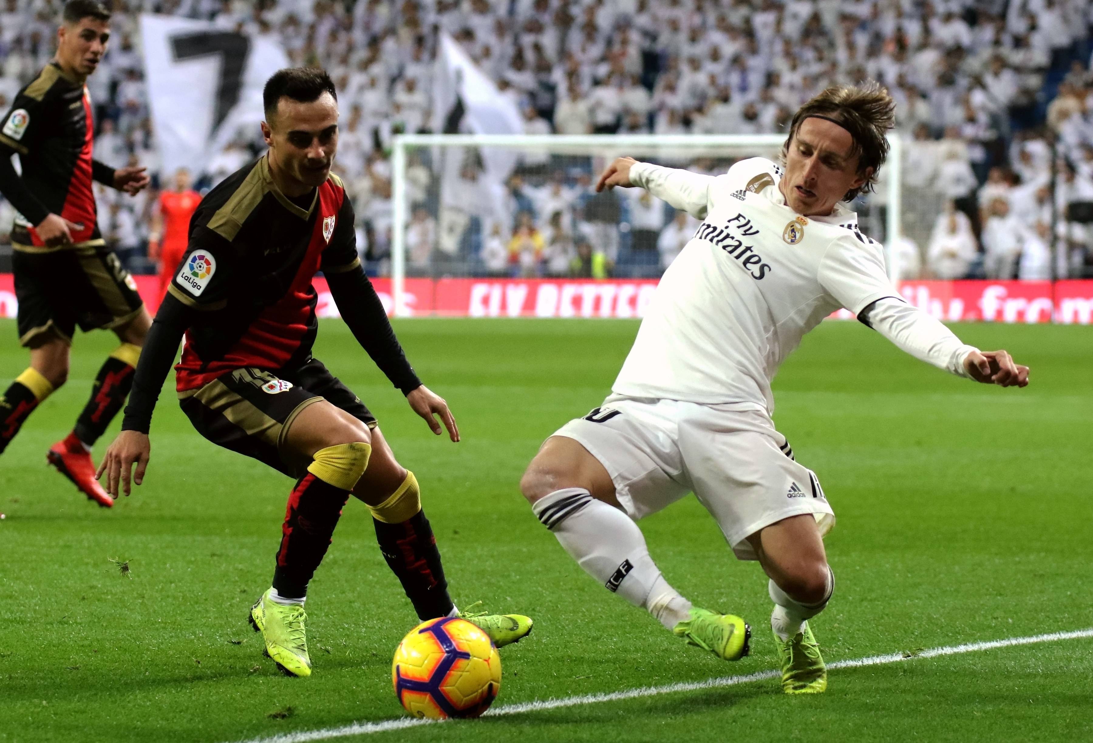 包含西甲倒计时，皇家马德里加时末段单刀错失，细节引发关注，赛场秩序良好，纪律约束更严格的词条