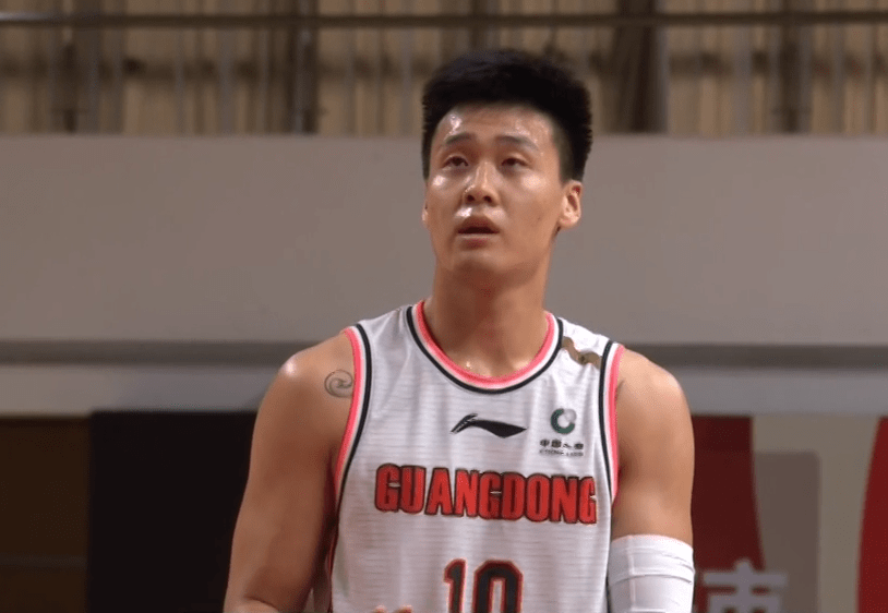 爱游戏平台英超赛程吃紧；深圳男篮赛后主帅复盘；话题不断；训练强度明显提升的简单介绍