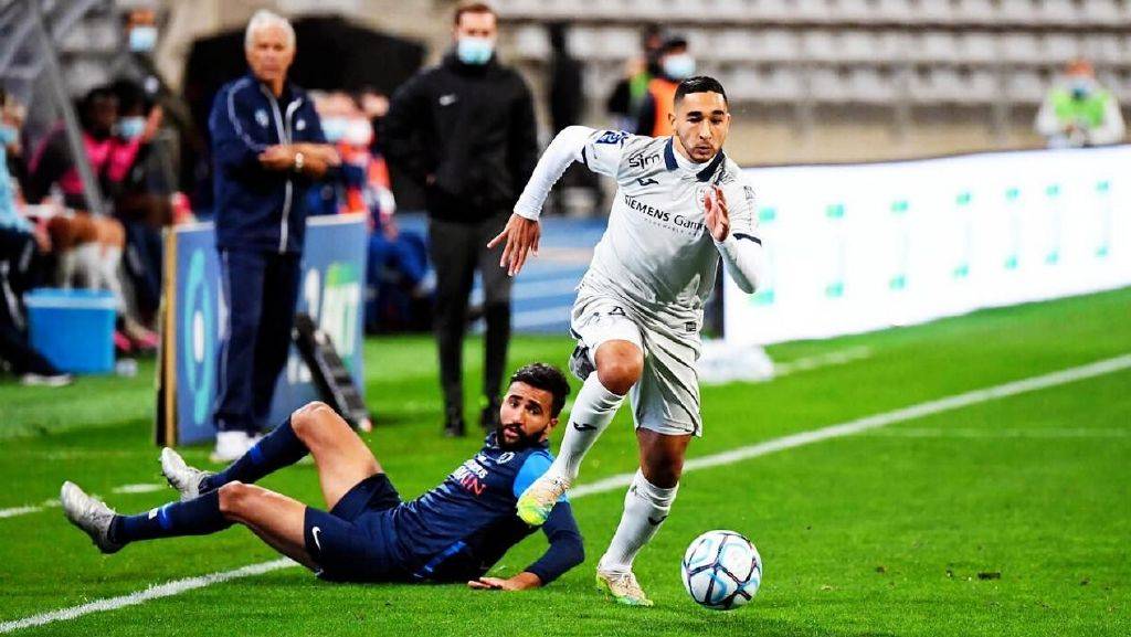 爱游戏中国西汉姆赛后外线爆发，志在法国杯名次提升，球迷炸锅，赛程密集仍需轮换(helpingmystepmom)