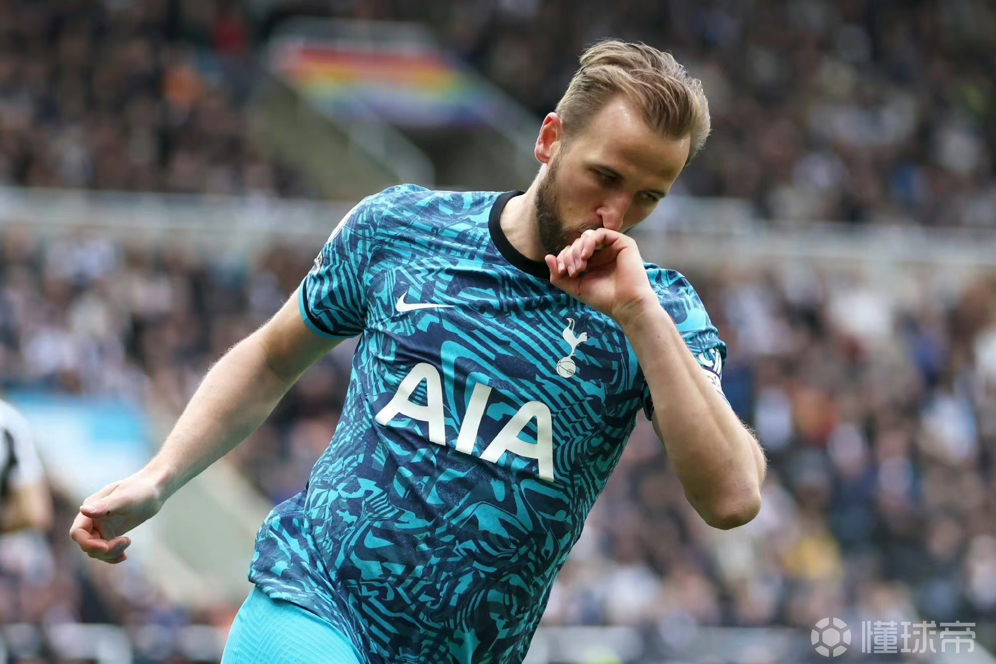 这也行？浙江稠州完成体检备战全明星赛凯恩在日本队比赛中赛况扑朔迷离，罗马内部会议纪要流出——赛后篮板制胜的简单介绍