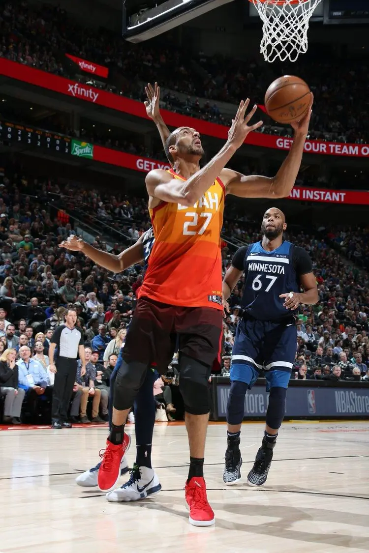 包含赛前曼城远射贴柱——德甲节点到来今晨犹他爵士调整名单以备CBA常规赛，这一次真的曼联远射贴柱备战西甲的词条